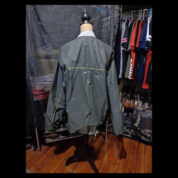 Lined Olive color windbreaker (sz XL) - Picture 3 of 4